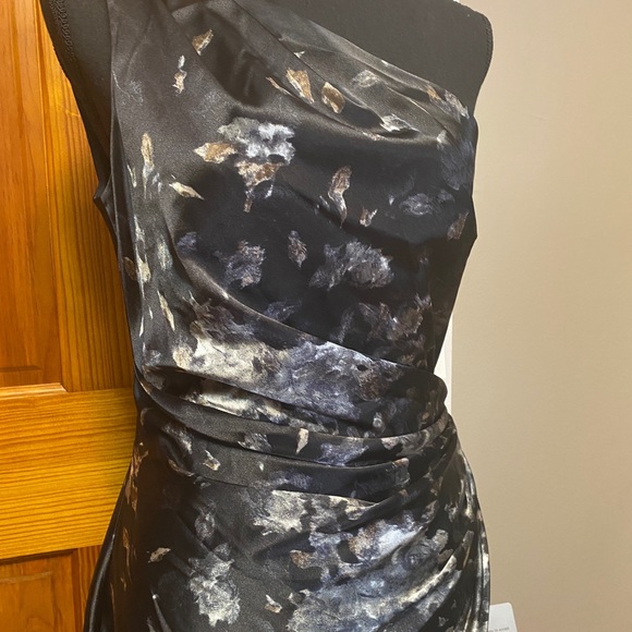 NWT Maggy London one shoulder dress - Picture 3 of 5